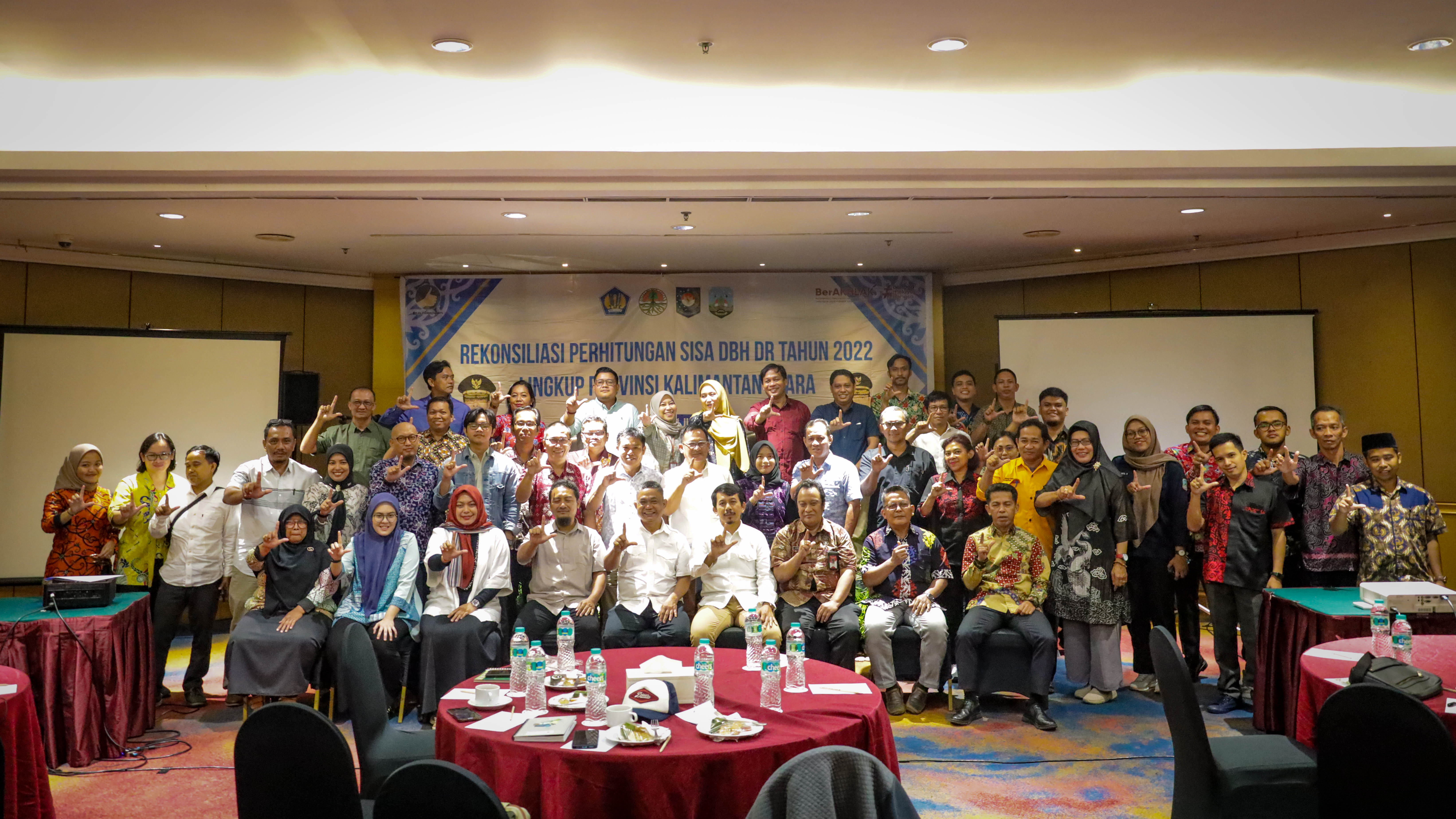 DIHADIRI 3 KEMENTERIAN, KEPALA DINAS KEHUTANAN MEMBUKA ACARA REKONSILIASI DBH DR KALTARA