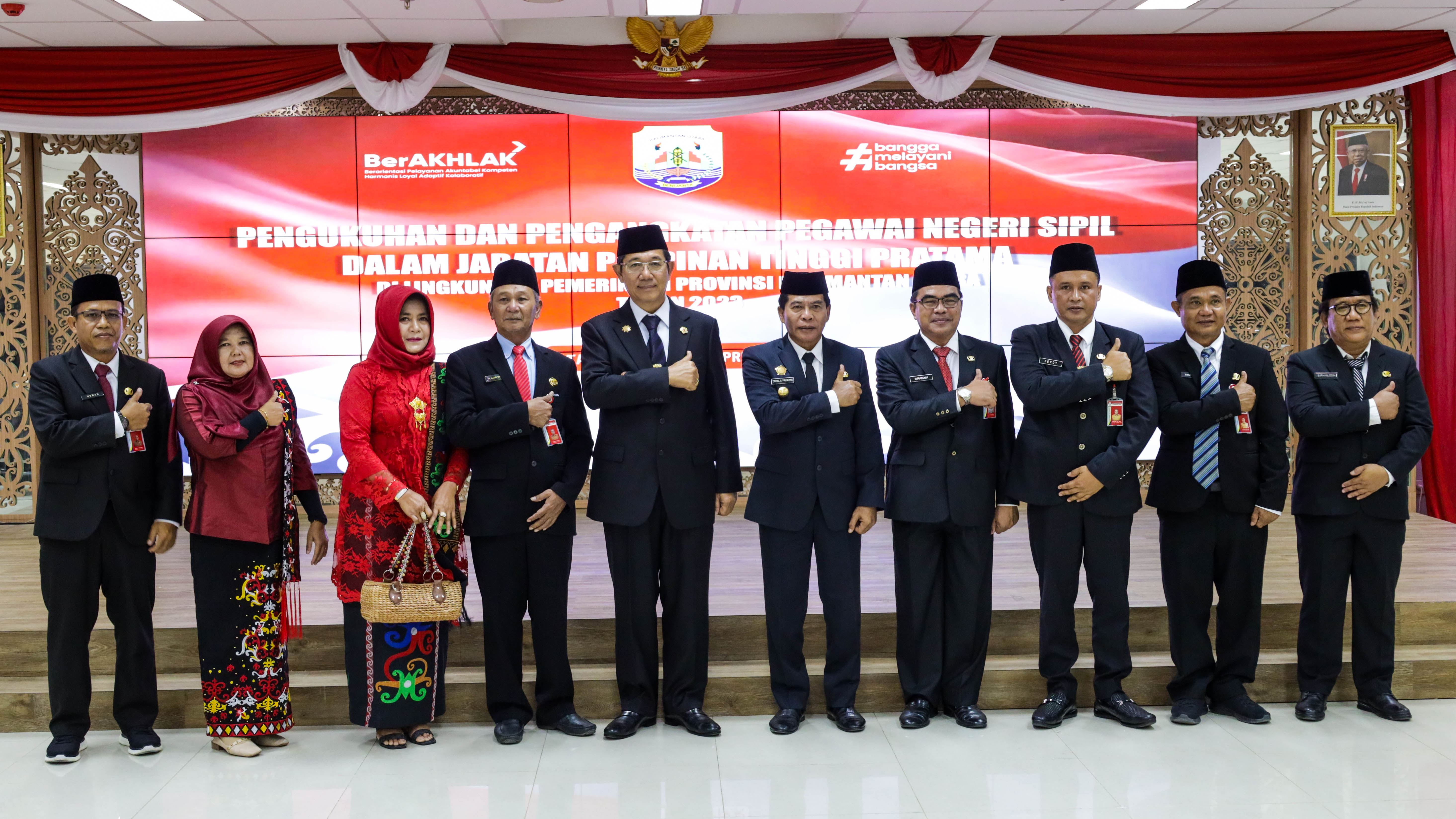 Gubernur Lantik Kepala Dinas Kehutanan  dan lima Pejabat Pimpinan Tinggi Pratama lainnya.