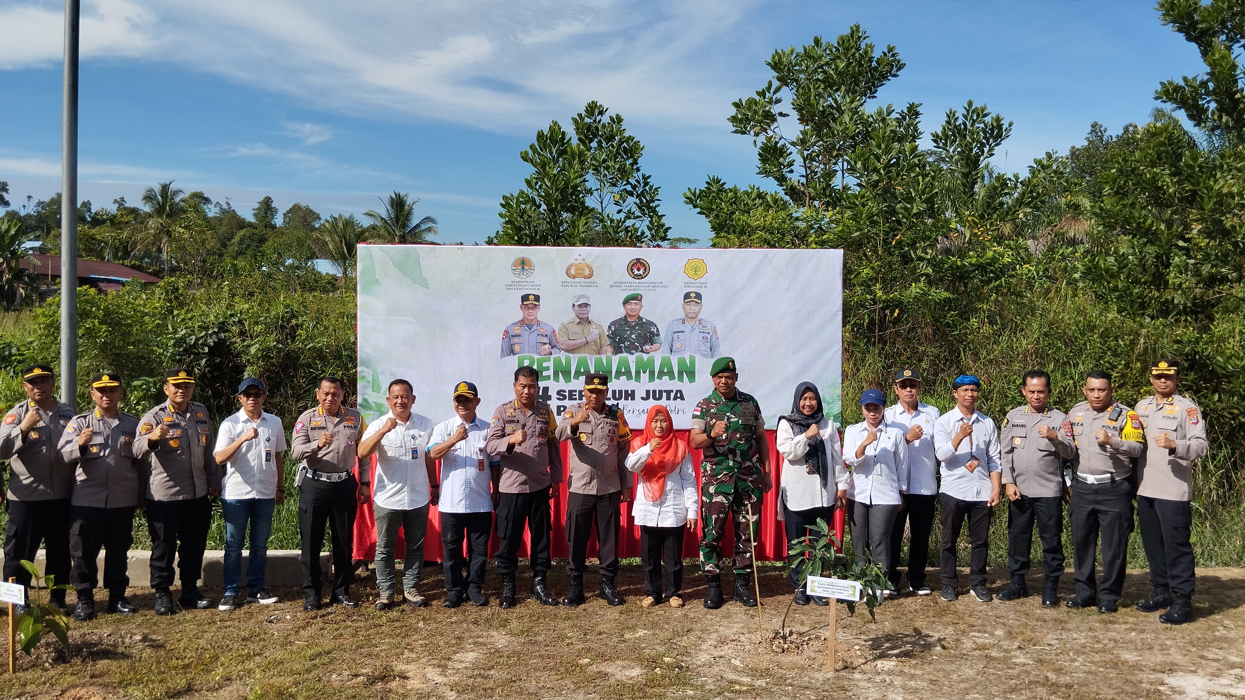 Sinergitas Antar Unsur Dalam Upaya Pengendalian Iklim, Polri Laksanakan Penanaman Sejuta Pohon