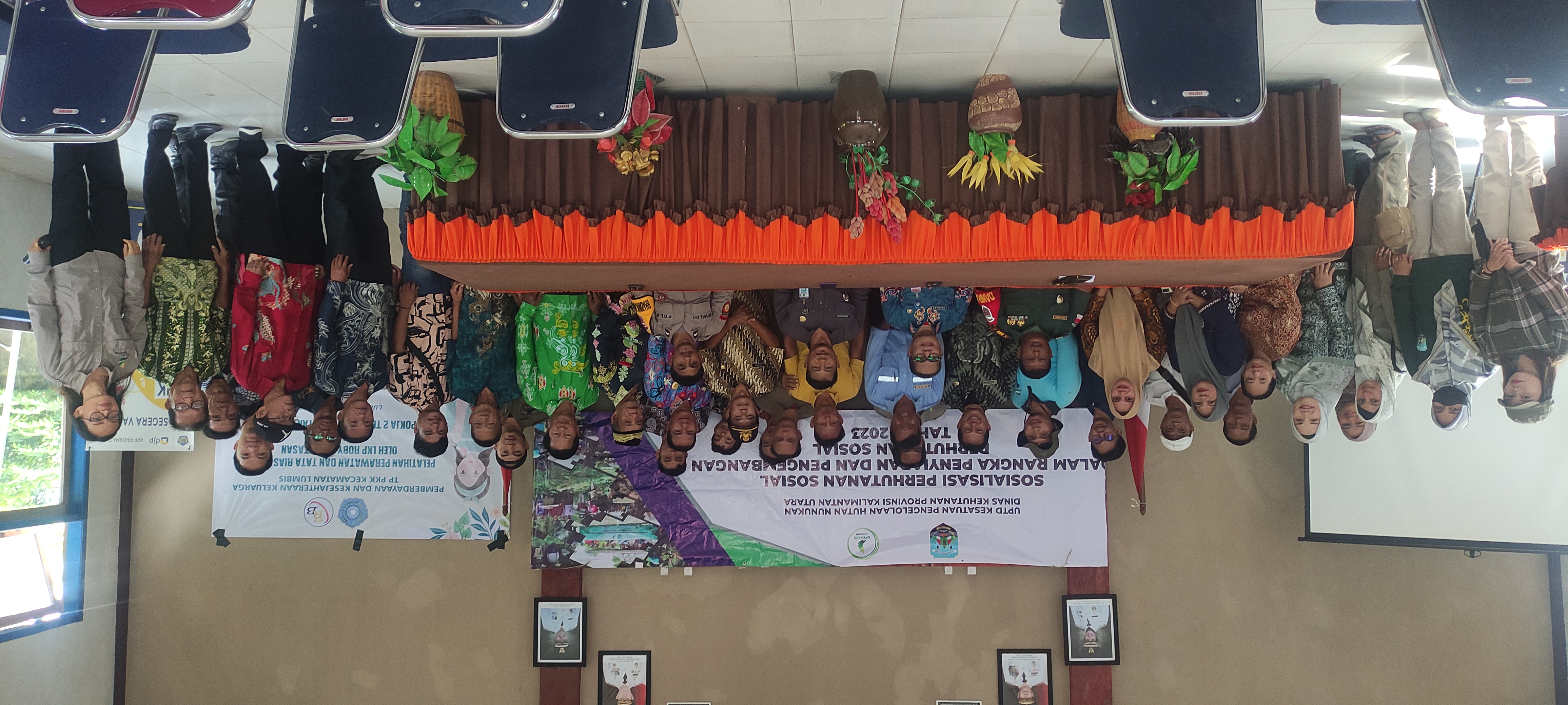 DORONG MASYARAKAT KELOLA HUTAN MELALUI SKEMA PERHUTANAN SOSIAL